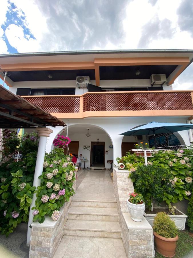 Studio Rooms Moncherie Ulcinj Exterior photo